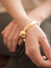 Big Knot Bangle Gold